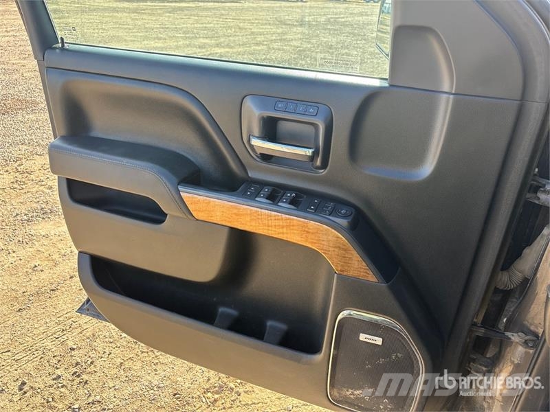 Chevrolet Silverado 1500 LTZ 4x4 Crew Cab Pickup Autre fourgon / utilitaire