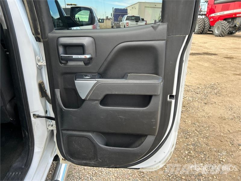 Chevrolet Silverado 1500 LT 4x4 Dual Cab Pickup Ostalo