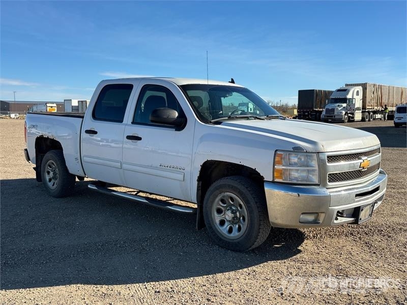Chevrolet Silverado 1500 LT 4x4 Crew Cab Pickup Anders