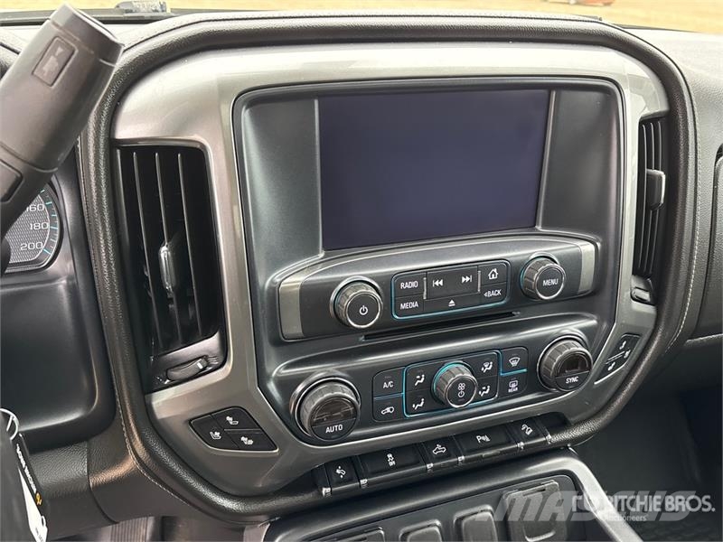 Chevrolet Silverado 1500 LT 4x4 Crew Cab Pickup Další