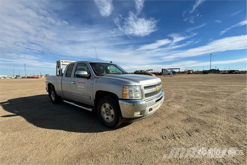 Chevrolet Silverado 1500 LT 4x4 Extended Cab Pilot Pickup Ostalo