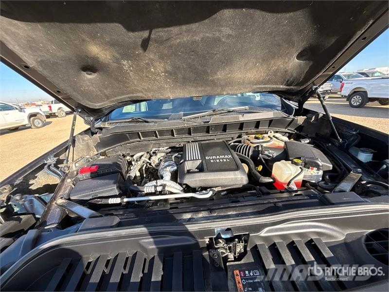 Chevrolet Silverado 1500 4x4 Crew Cab Pickup Drugi
