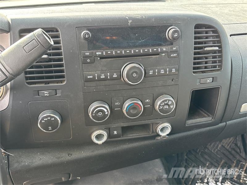 Chevrolet Silverado 1500 LT 4x4 Extended Cab Pickup Muu