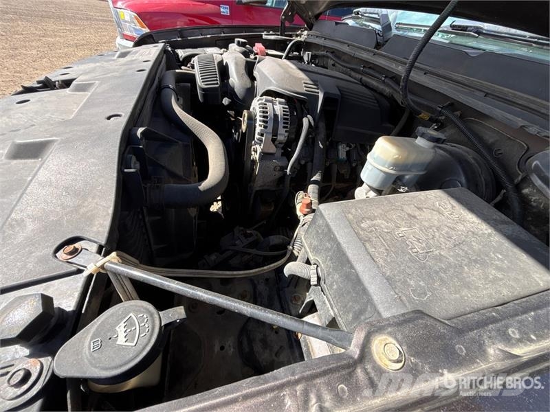 Chevrolet Silverado 1500 4x4 Pickup Diger
