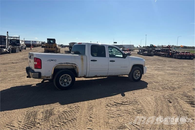 Chevrolet Silverado 1500 LS 4x4 Crew Cab Pickup Andre