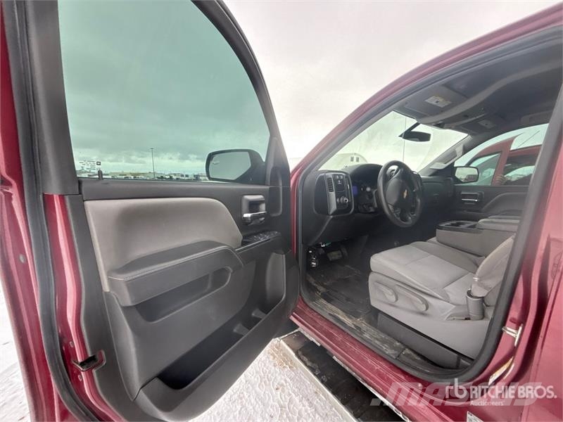 Chevrolet Silverado 1500 4x4 Crew Cab Pickup Andere Transporter