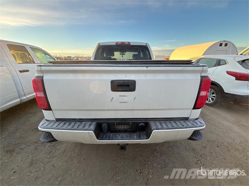 Chevrolet Silverado 1500 LT 4x4 Crew Cab Pickup Drugi
