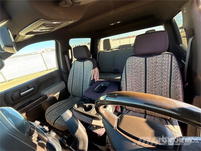 Chevrolet Silverado 1500 LT 4x4 Crew Cab Pickup 其他