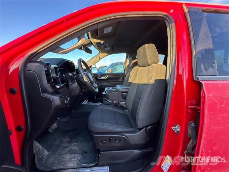 Chevrolet Silverado 1500 LT 4x4 Crew Cab Pickup Drugi