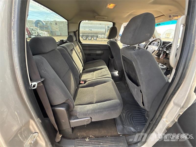 Chevrolet Silverado 1500 LT 4x4 Crew Cab Pickup Ostalo