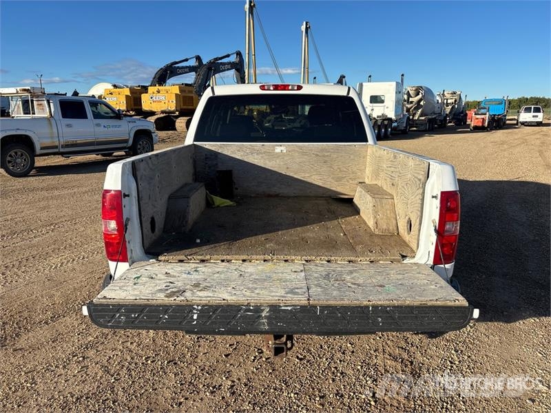 Chevrolet Silverado 1500 LT 4x4 Crew Cab Pickup أخرى