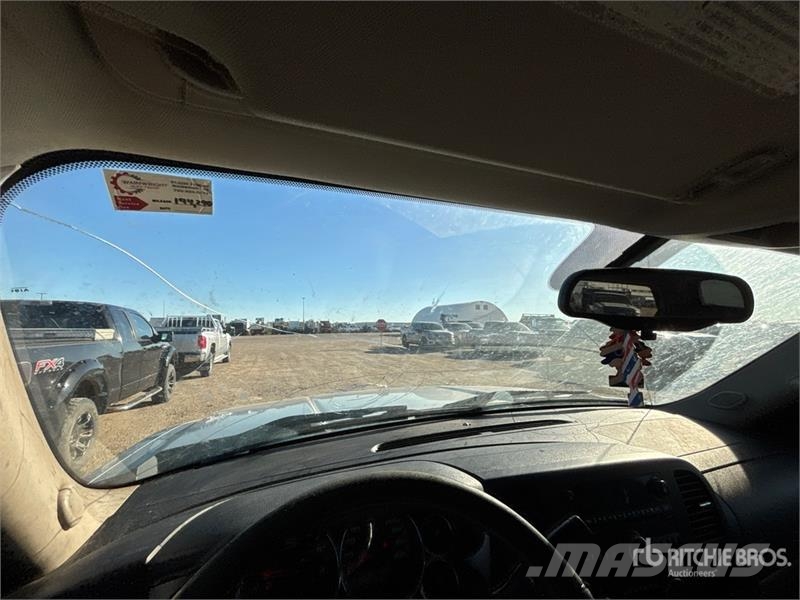 Chevrolet Silverado 1500 4x4 Crew Cab Pickup Egyéb