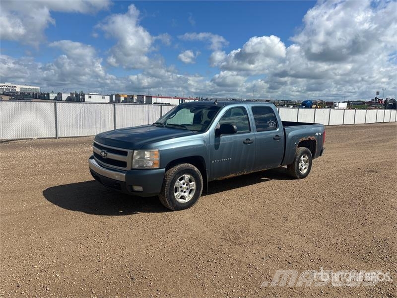 Chevrolet Silverado 1500 LT 4x4 Crew Cab Pickup Ostalo