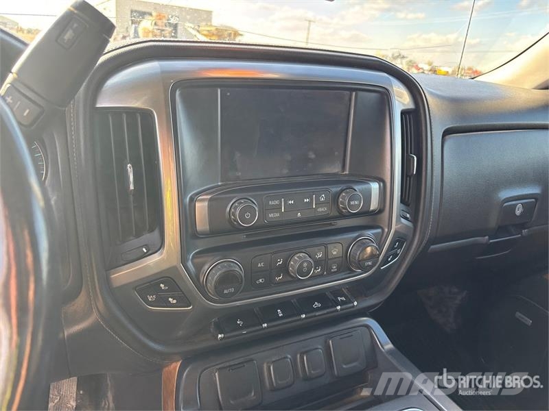 Chevrolet Silverado 1500 LTZ 4x4 Crew Cab Pickup Autre fourgon / utilitaire