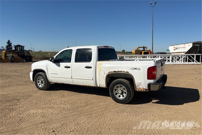 Chevrolet Silverado 1500 LS 4x4 Crew Cab Pickup Andre