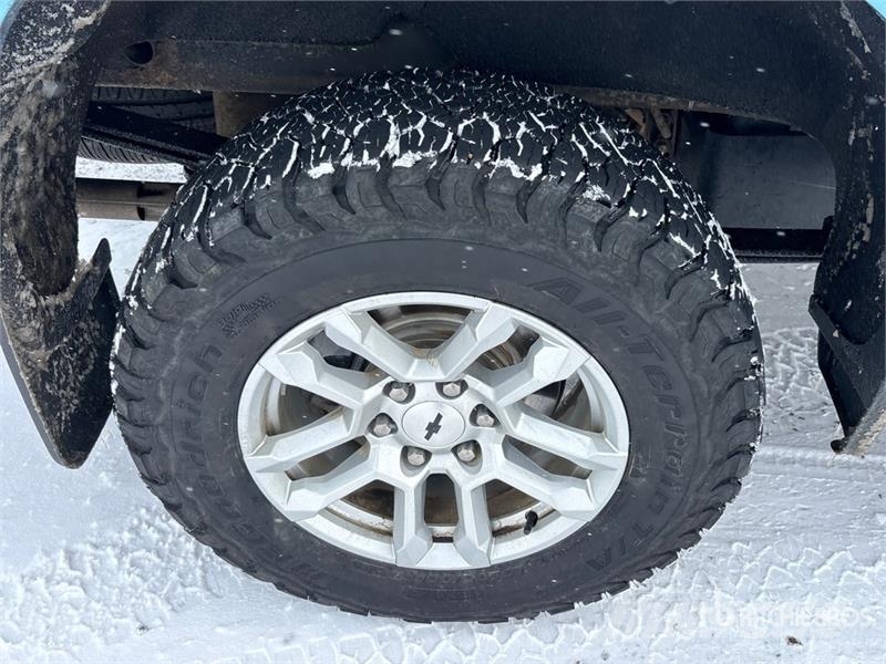 Chevrolet Silverado 1500 RST 4x4 Crew Cab Pickup Drugi
