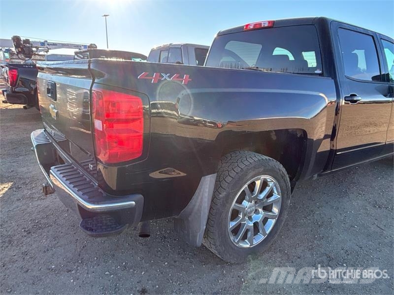 Chevrolet Silverado 1500 LT 4x4 Crew Cab Hybrid Pickup Diger