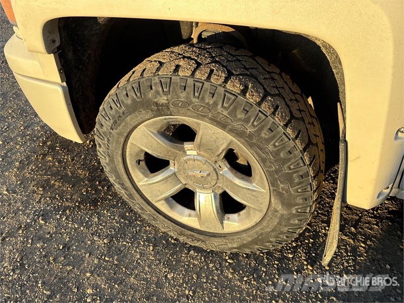 Chevrolet Silverado 1500 LT 4x4 Crew Cab Pickup Drugi