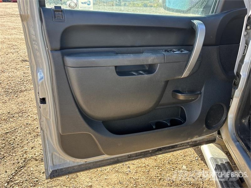 Chevrolet Silverado 1500 LT 4x4 Extended Cab Pilot Pickup Ostalo