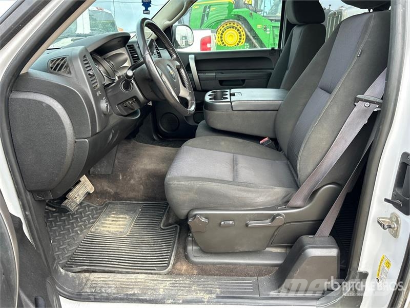Chevrolet Silverado 1500 LT 4x4 Extended Cab Pickup Muut autot