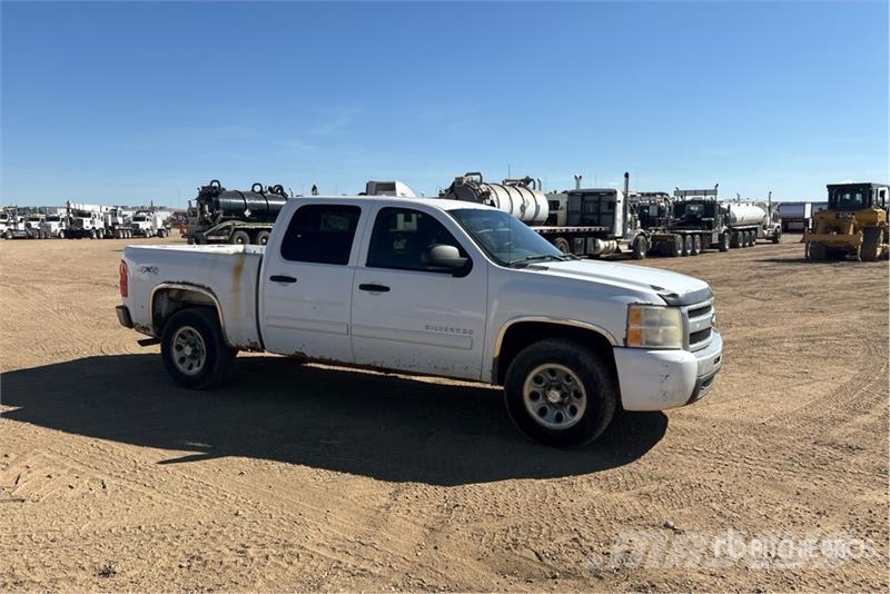 Chevrolet Silverado 1500 LS 4x4 Crew Cab Pickup Andre