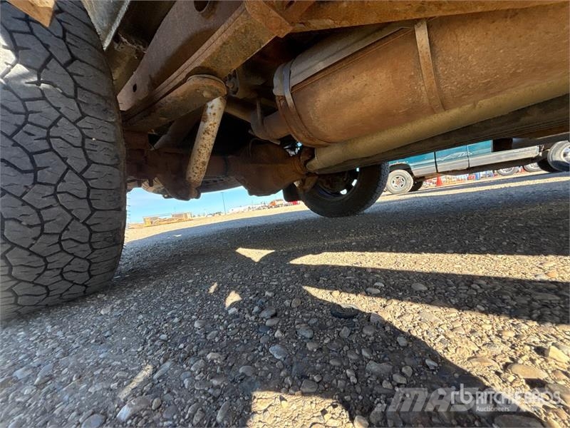 Chevrolet Silverado 1500 LT 4x4 Crew Cab Pickup Anders