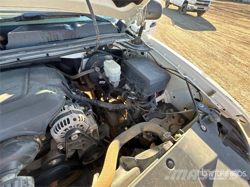 Chevrolet Silverado 1500 LT 4x4 Crew Cab Pickup أخرى