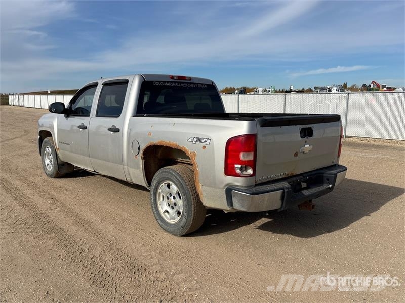 Chevrolet Silverado 1500 LT 4x4 Crew Cab Pickup Ostalo
