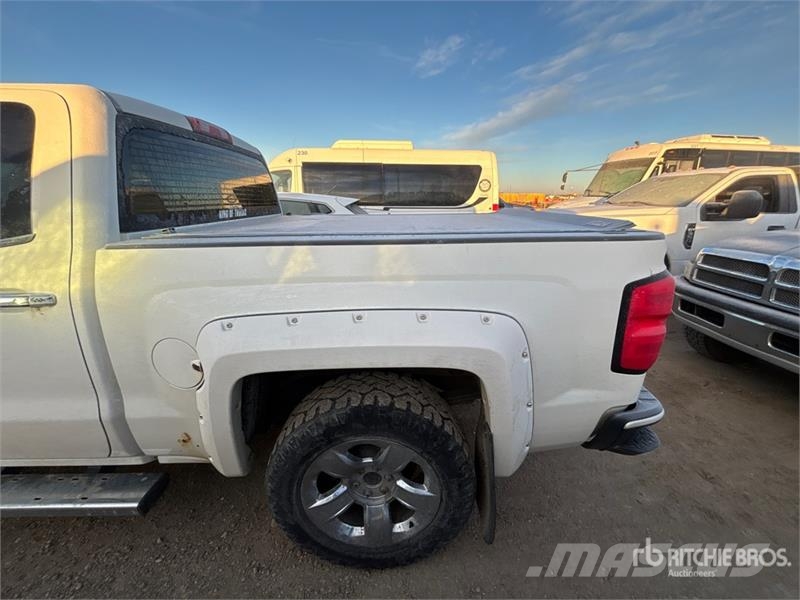 Chevrolet Silverado 1500 LT 4x4 Crew Cab Pickup Drugi