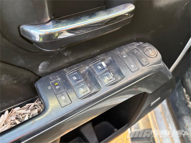 Chevrolet Silverado 1500 LT 4x4 Crew Cab Pickup Drugi