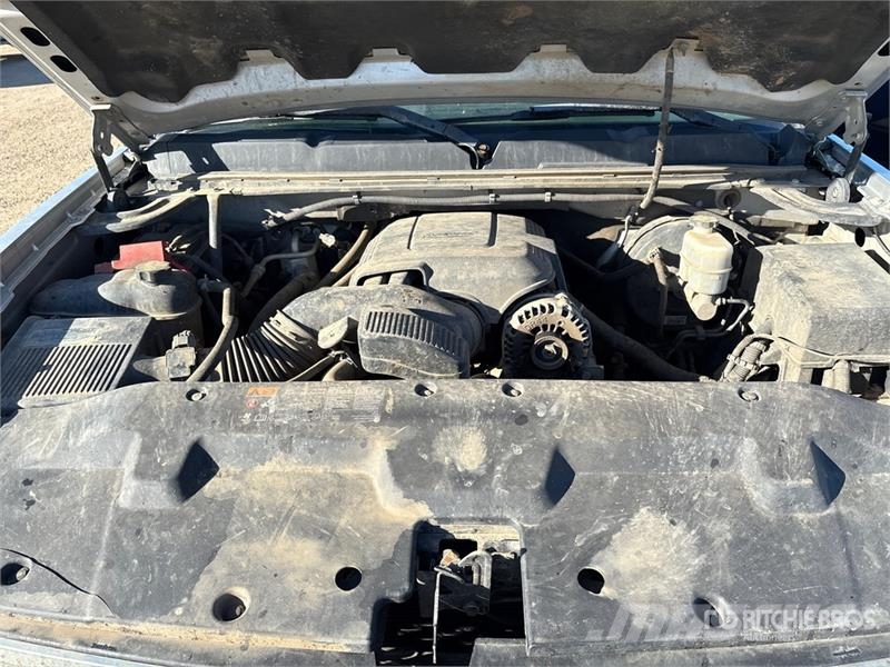 Chevrolet Silverado 1500 4x4 Crew Cab Pickup Egyéb