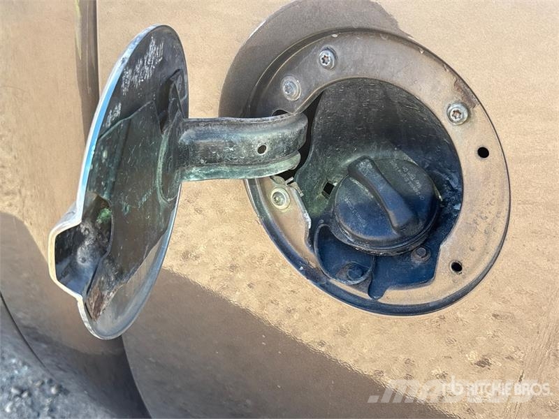 Chevrolet Silverado 1500 4x4 Pickup Diger