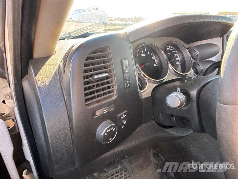 Chevrolet Silverado 1500 LT 4x4 Crew Cab Pickup Anders