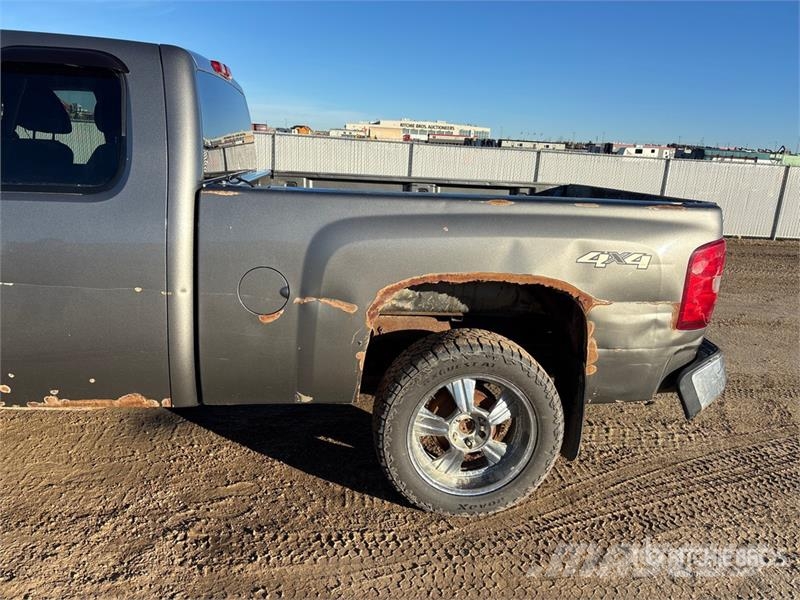 Chevrolet Silverado 1500 LT 4x4 Extended Cab Pickup Anders
