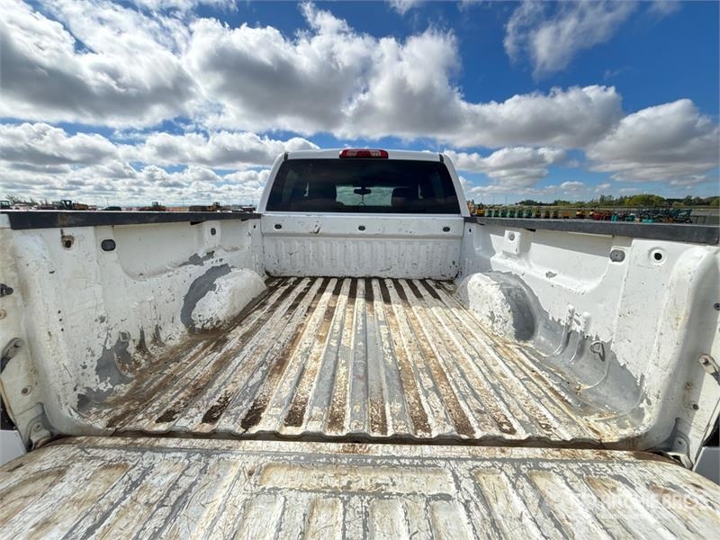 Chevrolet Silverado 1500 LT 4x4 Crew Cab Pickup Drugi