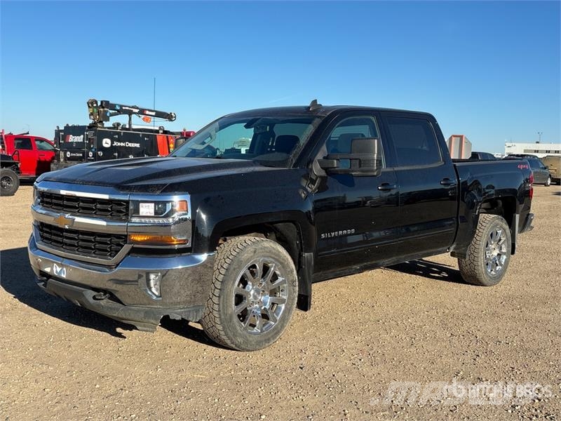 Chevrolet Silverado 1500 LT 4x4 Crew Cab Hybrid Pickup Diger