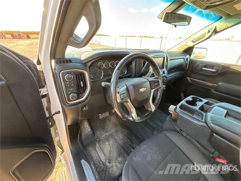 Chevrolet Silverado 1500 LT 4x4 Crew Cab Pickup Інше