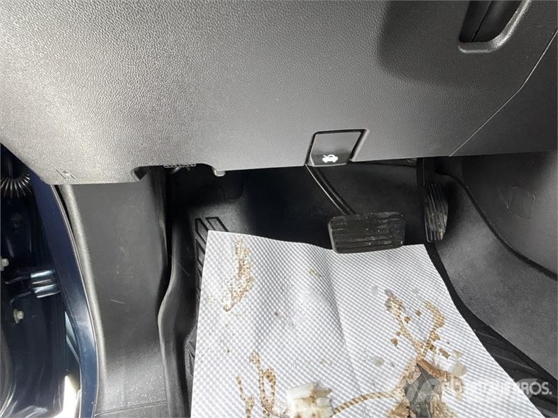 Chevrolet Silverado 1500 RST 4x4 Crew Cab Pickup Drugi