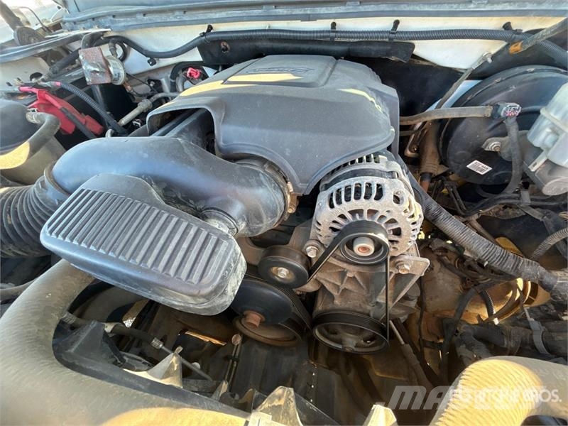 Chevrolet Silverado 1500 LT 4x4 Crew Cab Pickup أخرى