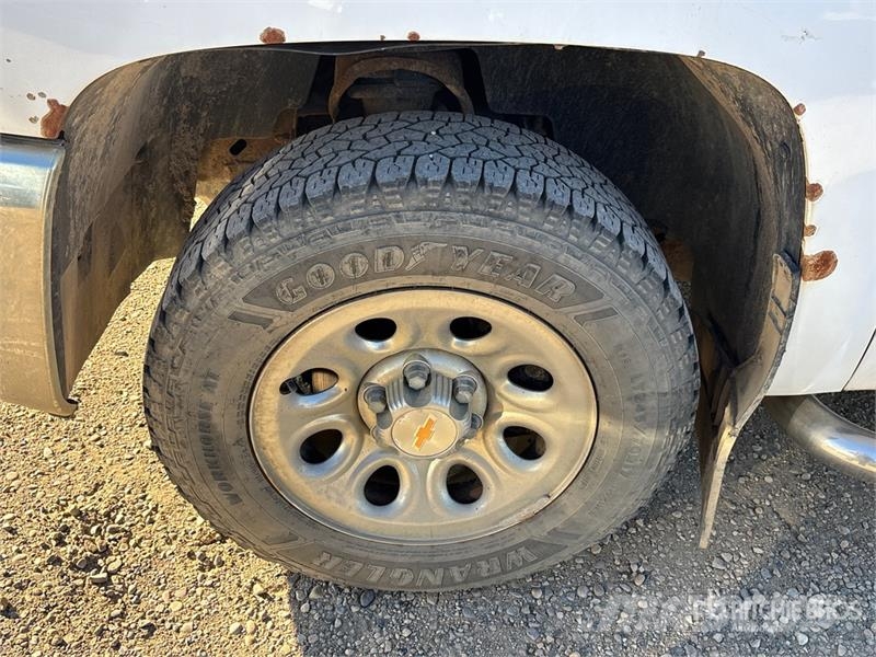 Chevrolet Silverado 1500 LT 4x4 Crew Cab Pickup Anders