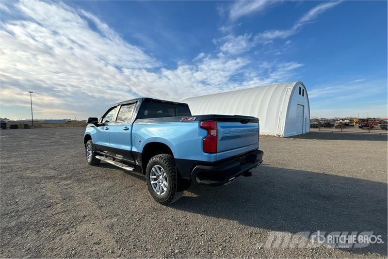 Chevrolet Silverado 1500 4x4 Crew Cab Pickup Drugi