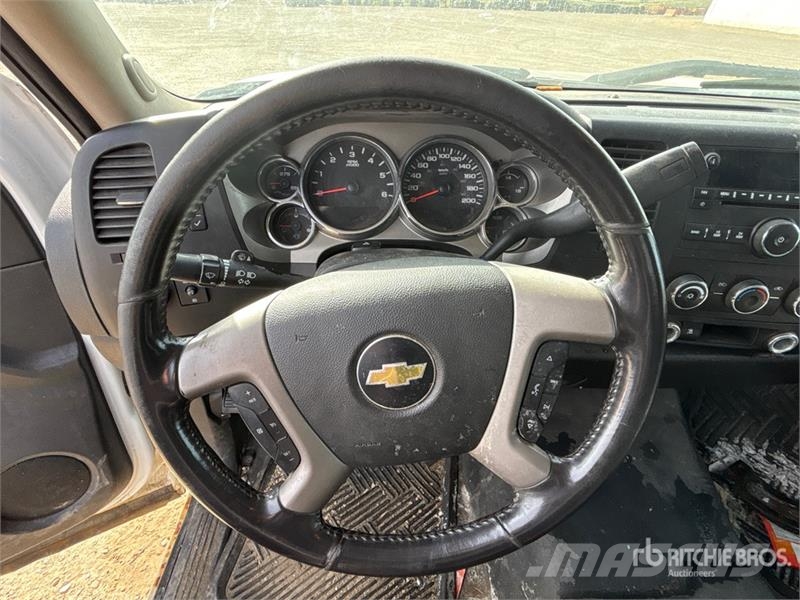 Chevrolet Silverado 1500 LT 4x4 Extended Cab Pickup Muu