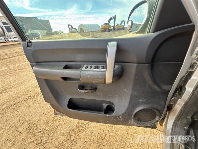 Chevrolet Silverado 1500 LT 4x4 Crew Cab Pickup Ostalo