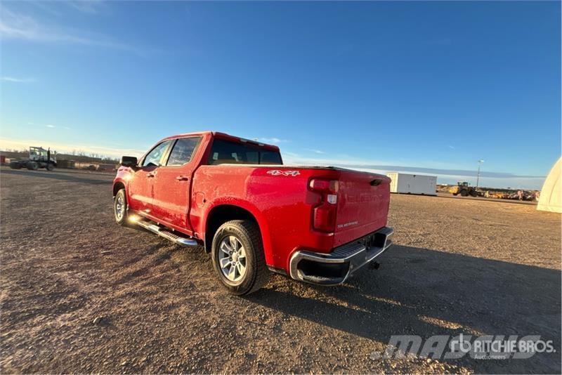Chevrolet Silverado 1500 LT 4x4 Crew Cab Pickup Drugi