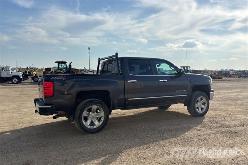Chevrolet Silverado 1500 LTZ 4x4 Crew Cab Pickup Andere Transporter