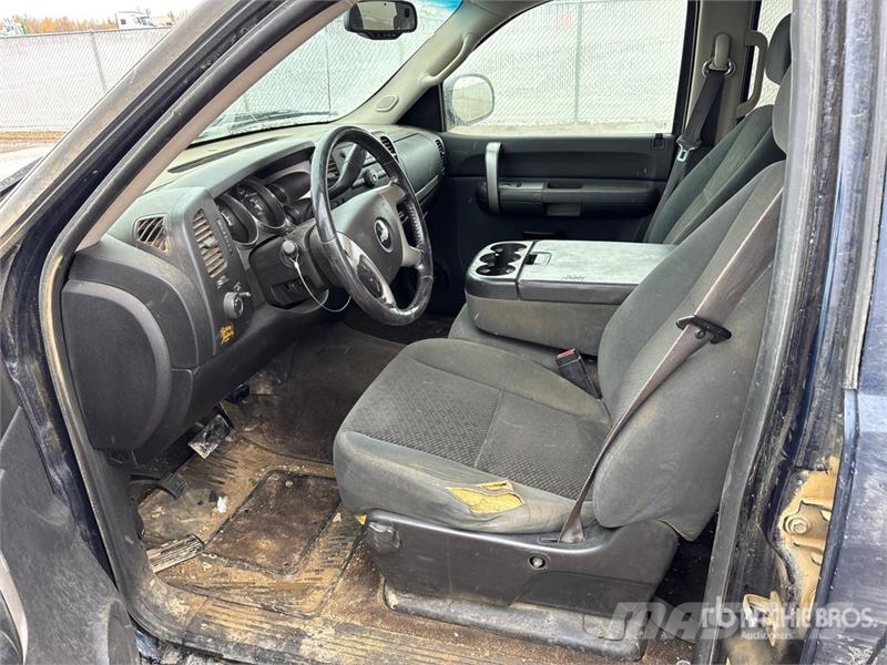 Chevrolet Silverado 1500 LT 4x4 Crew Cab Pickup Altele