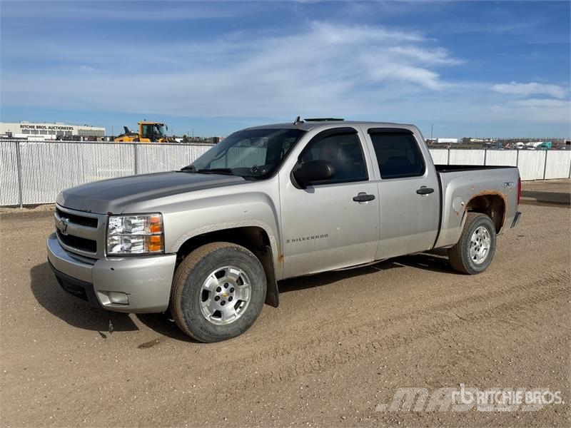 Chevrolet Silverado 1500 LT 4x4 Crew Cab Pickup Ostalo