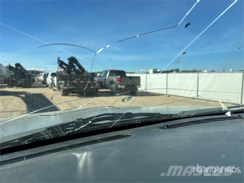 Chevrolet Silverado 1500 4x4 Crew Cab Pickup Прочие фургоны