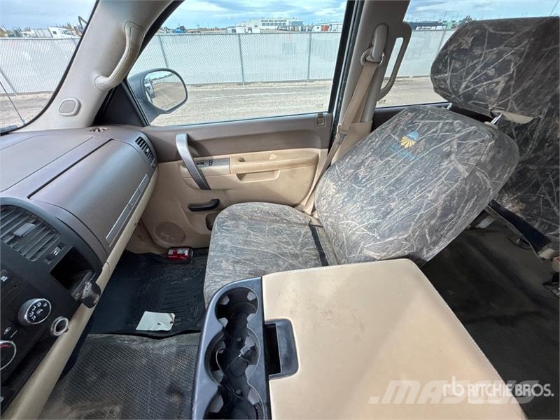 Chevrolet Silverado 2500HD 平板式/側卸式卡車