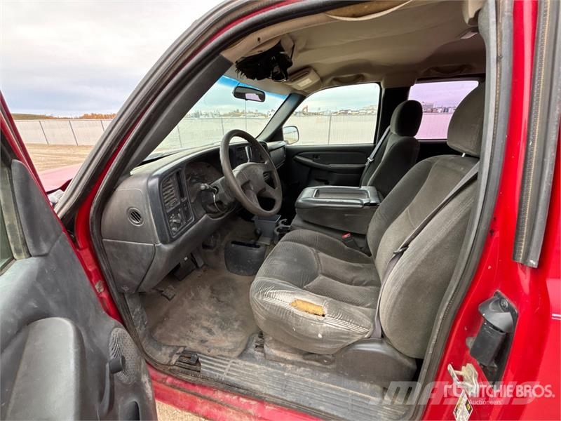 Chevrolet Silverado 2500 HD 4x4 Extended Cab Pickup Прочие фургоны